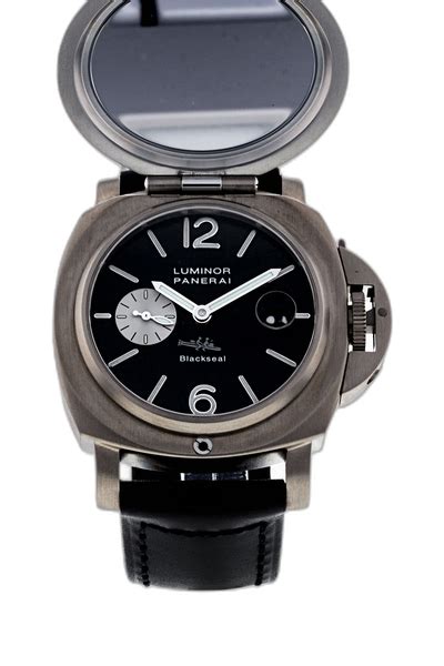 Panerai Luminor Blackseal PAM076 Price, Specs, Market Insights .